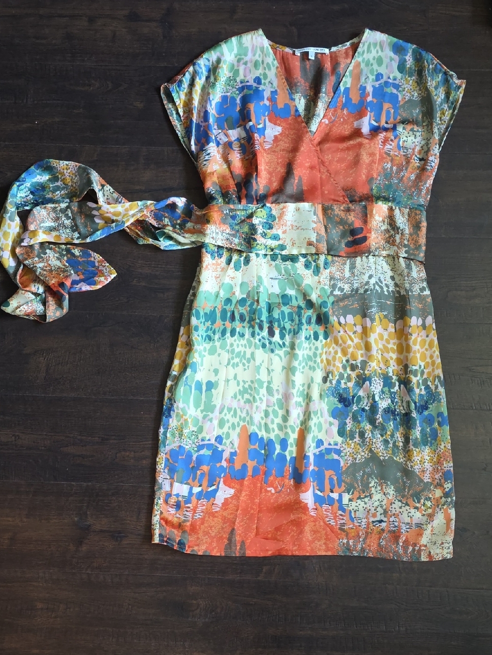 Collective Concepts Abstract Print V-Neck Short Dress in Orange, Blue & Green